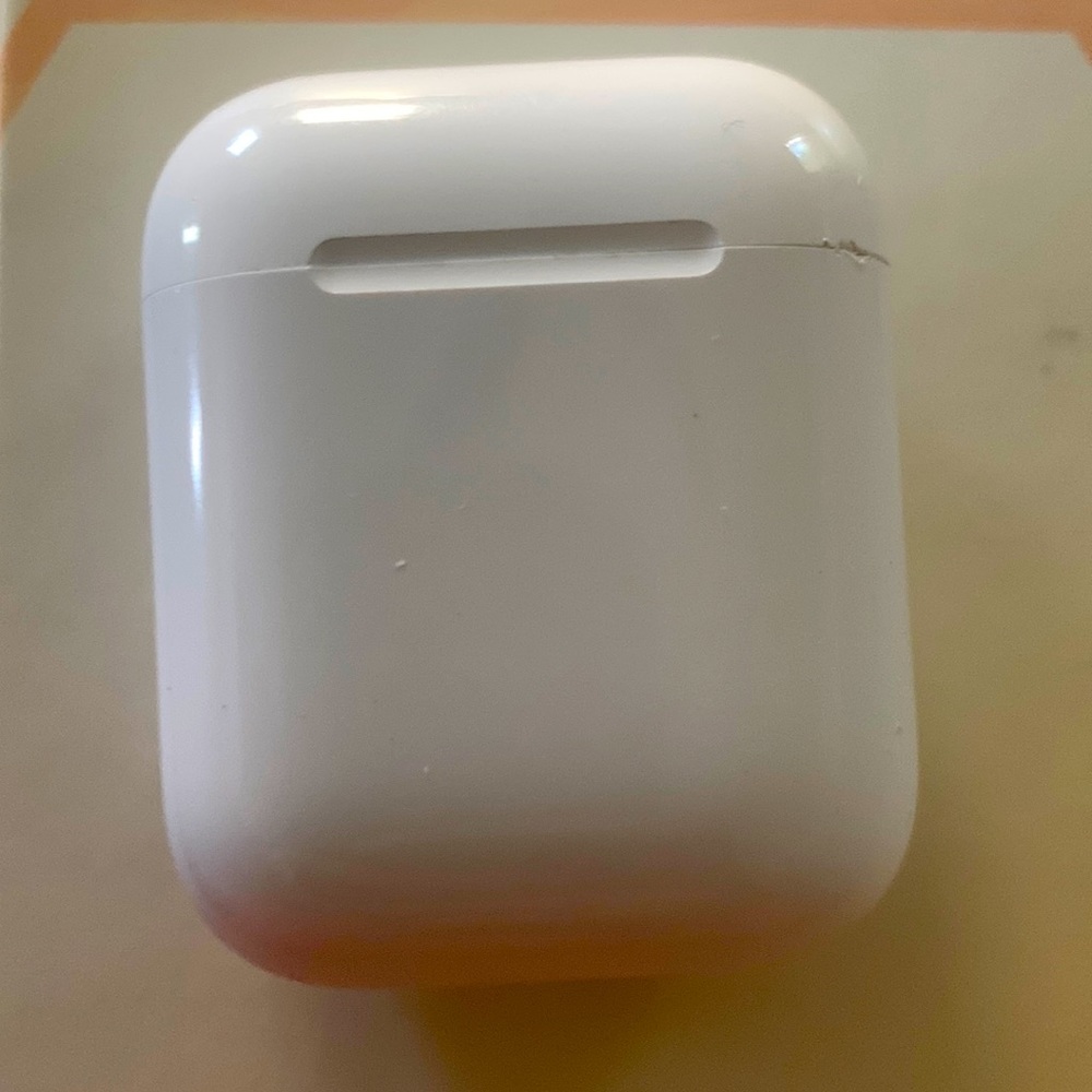 I am selling 2 generation airpods